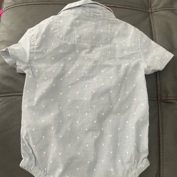 Tahari brand infant onesie and matching hat. New. Never worn. 3-6 months - Picture 3 of 7